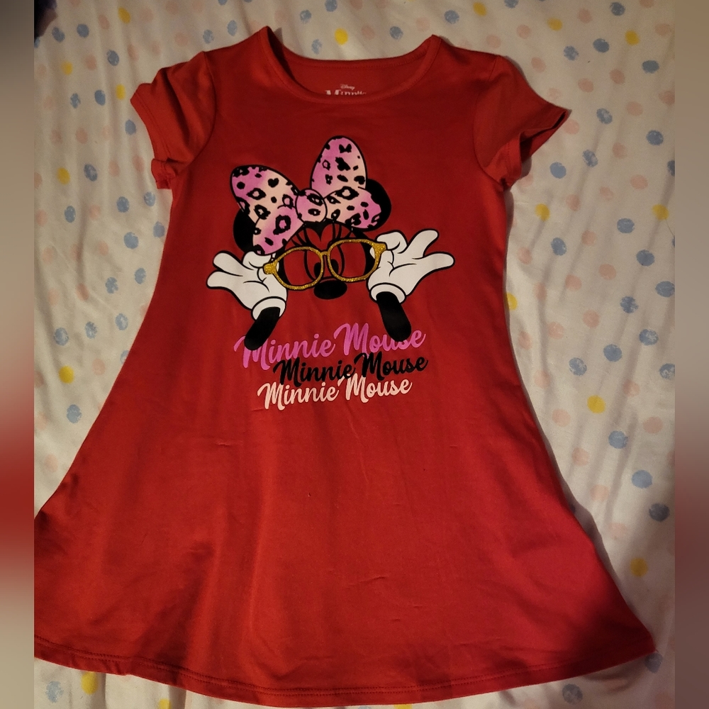 Disney Minnie Mouse Red with Minnie sporting a pink cheetah bow. Size xs (4-5)